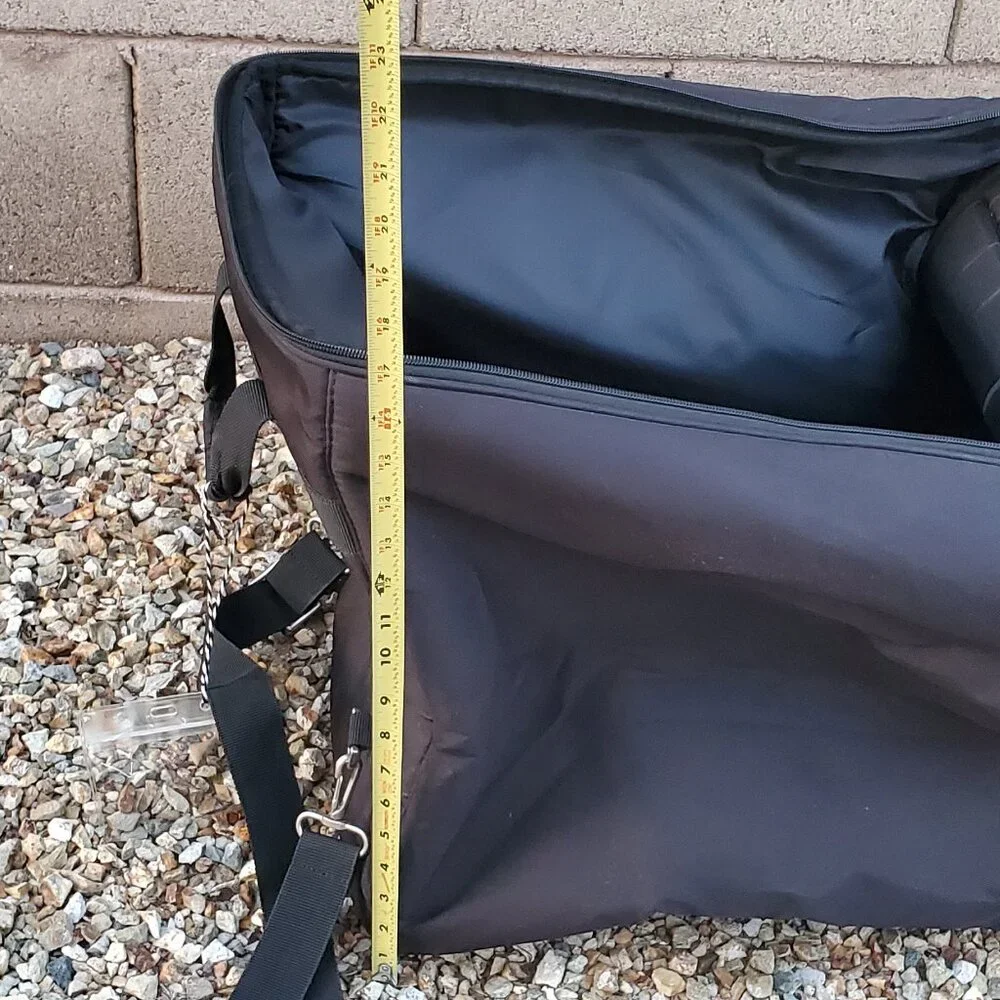 Vintage Stags Leap Wine Cellars Zip Around Rolling Luggage Travel Bag